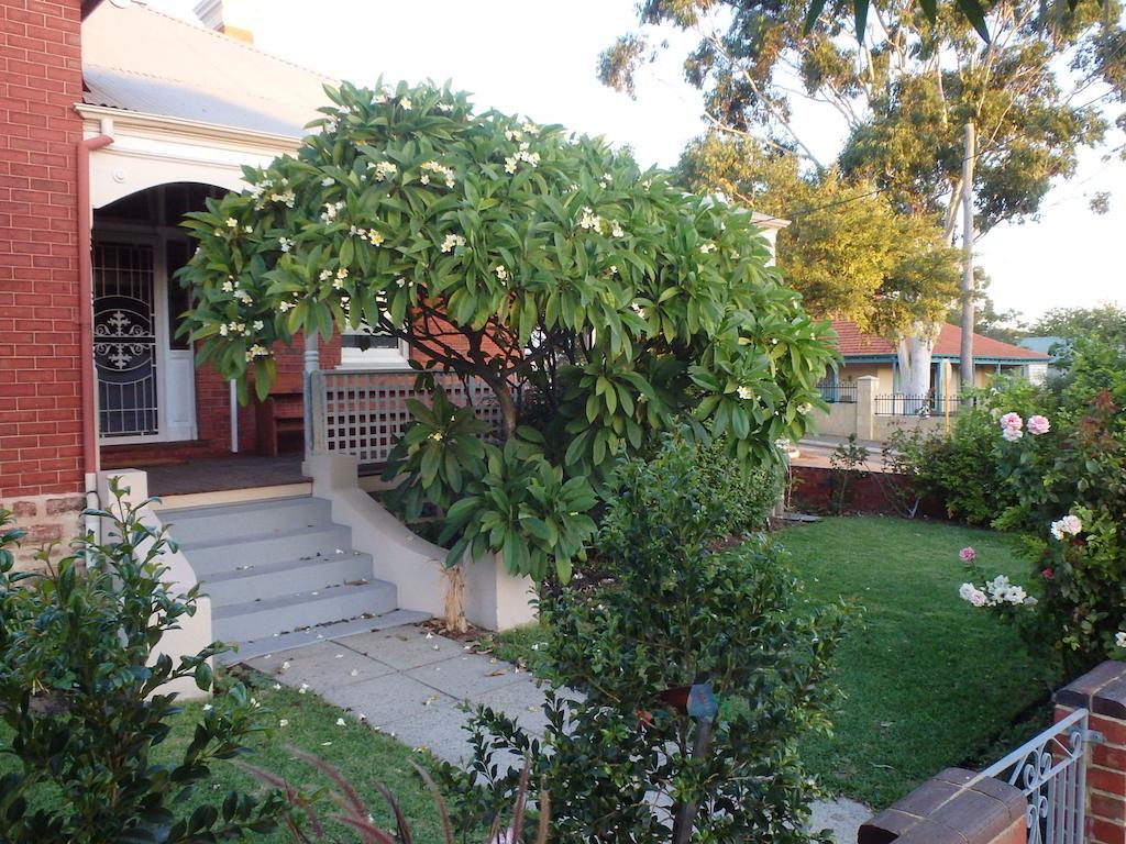 Hamptons Inn Bed & Breakfast Фрімантл Екстер'єр фото