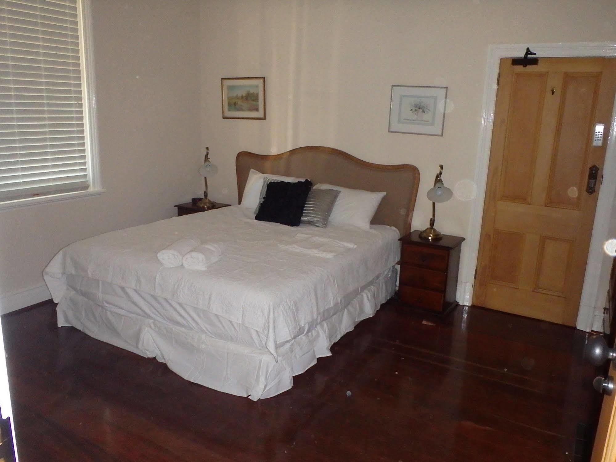 Hamptons Inn Bed & Breakfast Фрімантл Екстер'єр фото